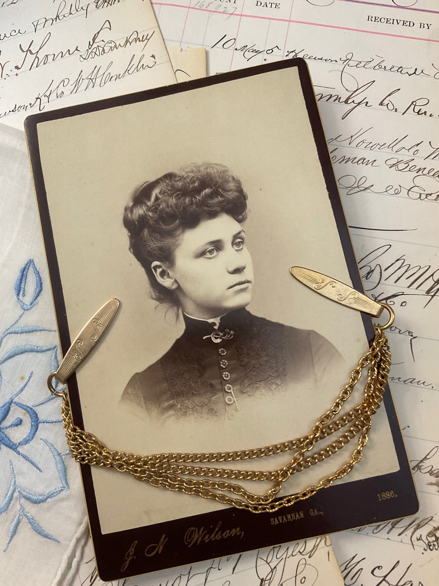 Sweater Clip w/Cabinet Card and Hankie - H