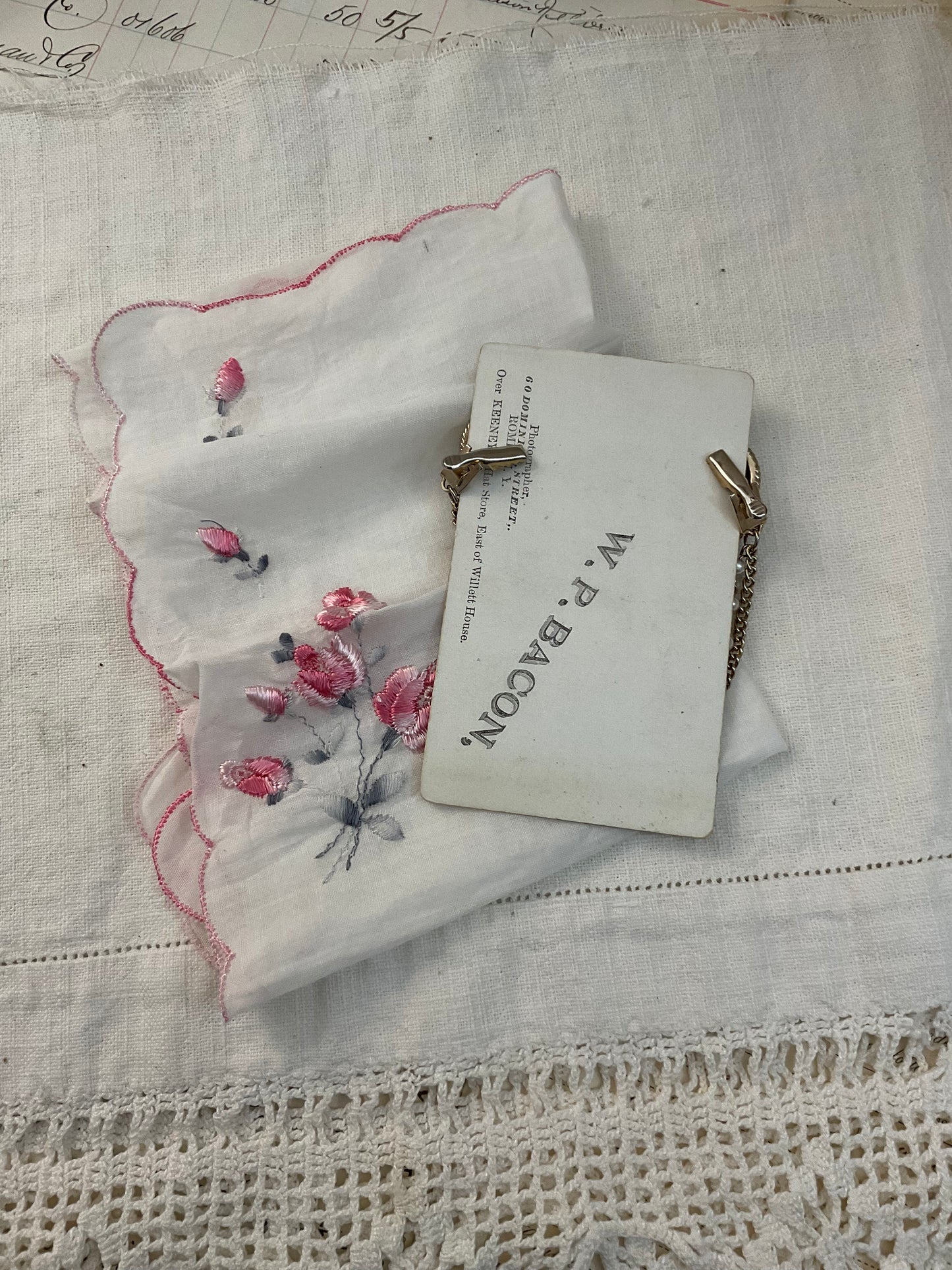 Sweater Clip with Pink Hakie