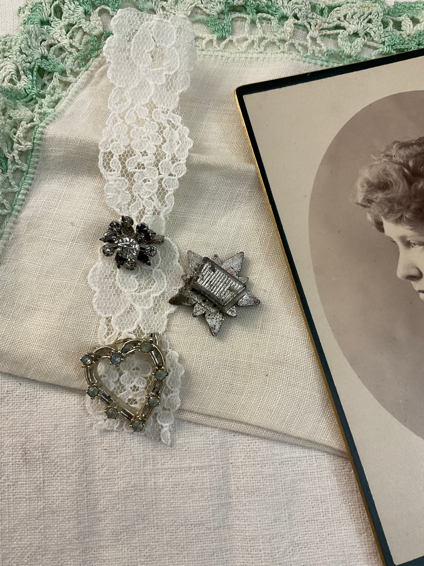 Jewelry with Cabinet Card - Green heart