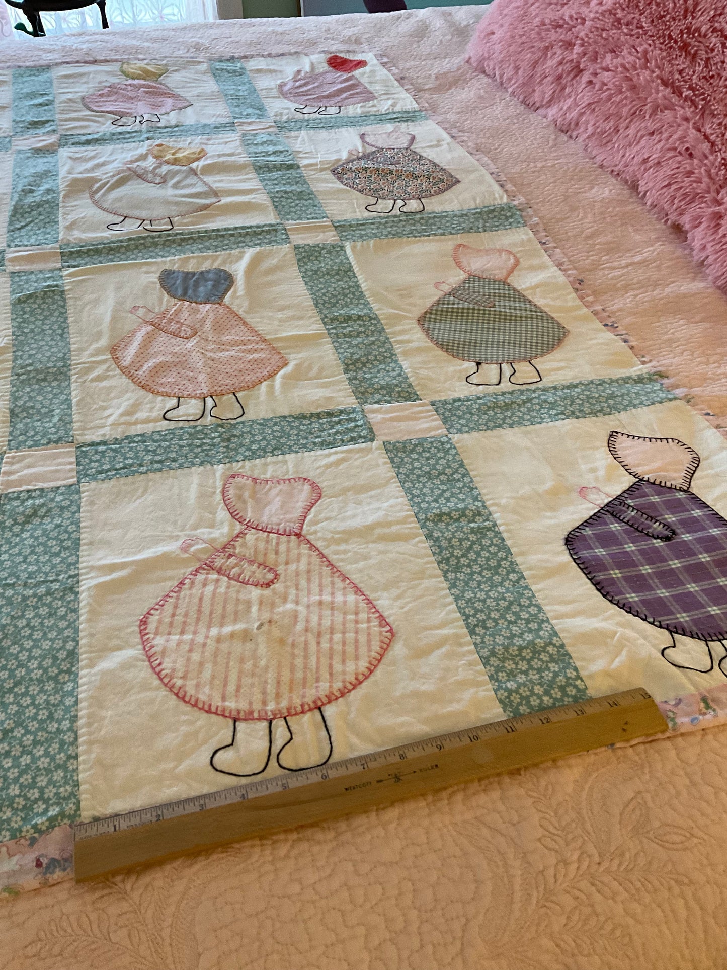 Sun Bonnet Sue Quilt