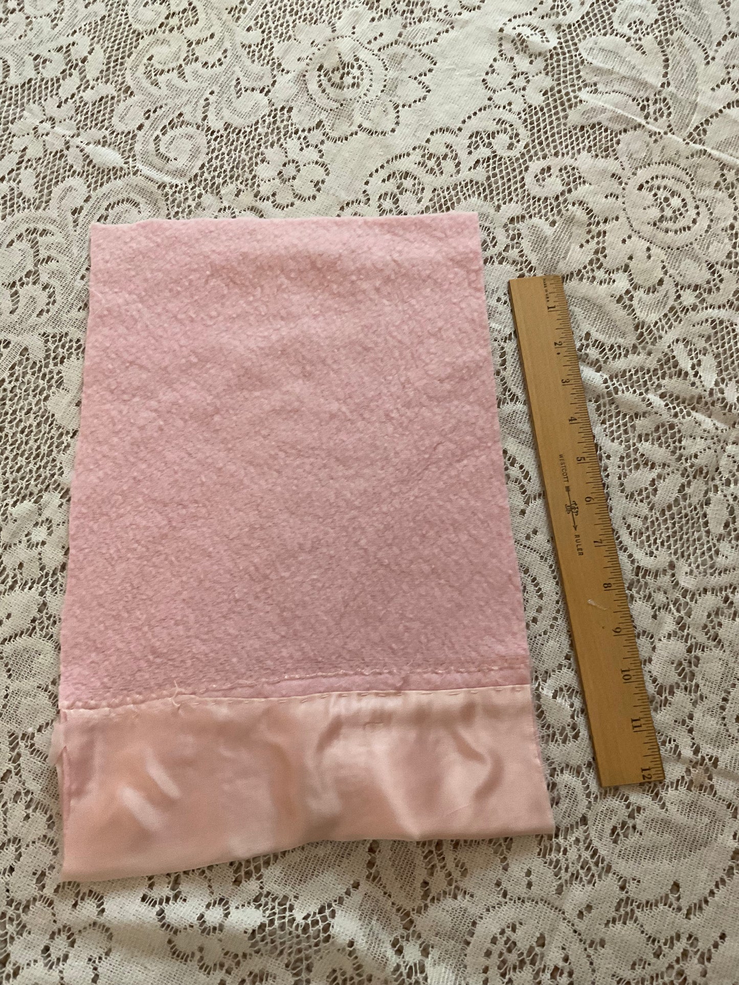 Diamond Quilt with Pink and White - B12