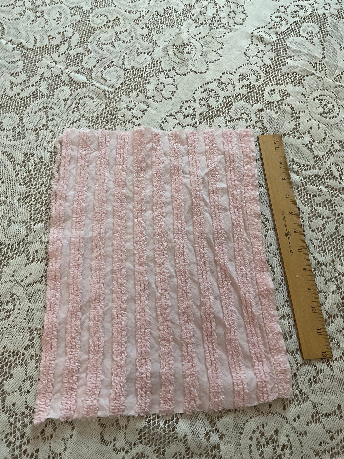 Diamond Quilt with Pink and White - B12