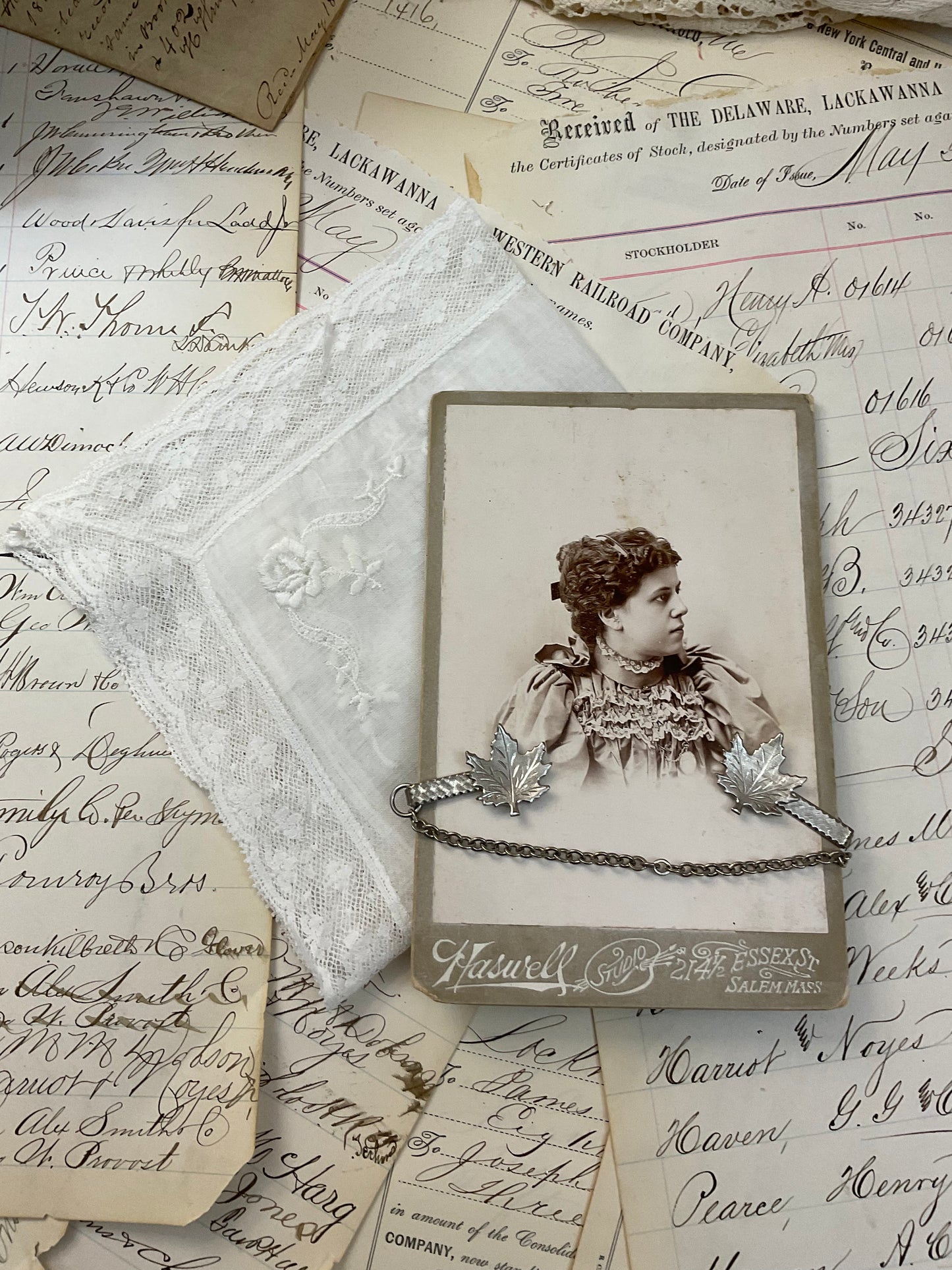 ￼Sweater Clip  w/Cabinet Card and Hankie - F