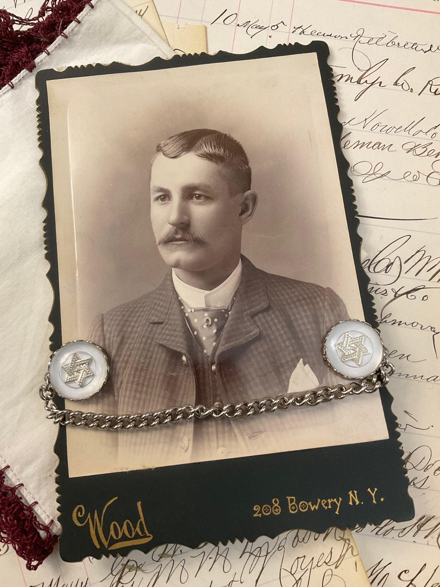 Sweater Clip w/Cabinet Card and Hankie - I