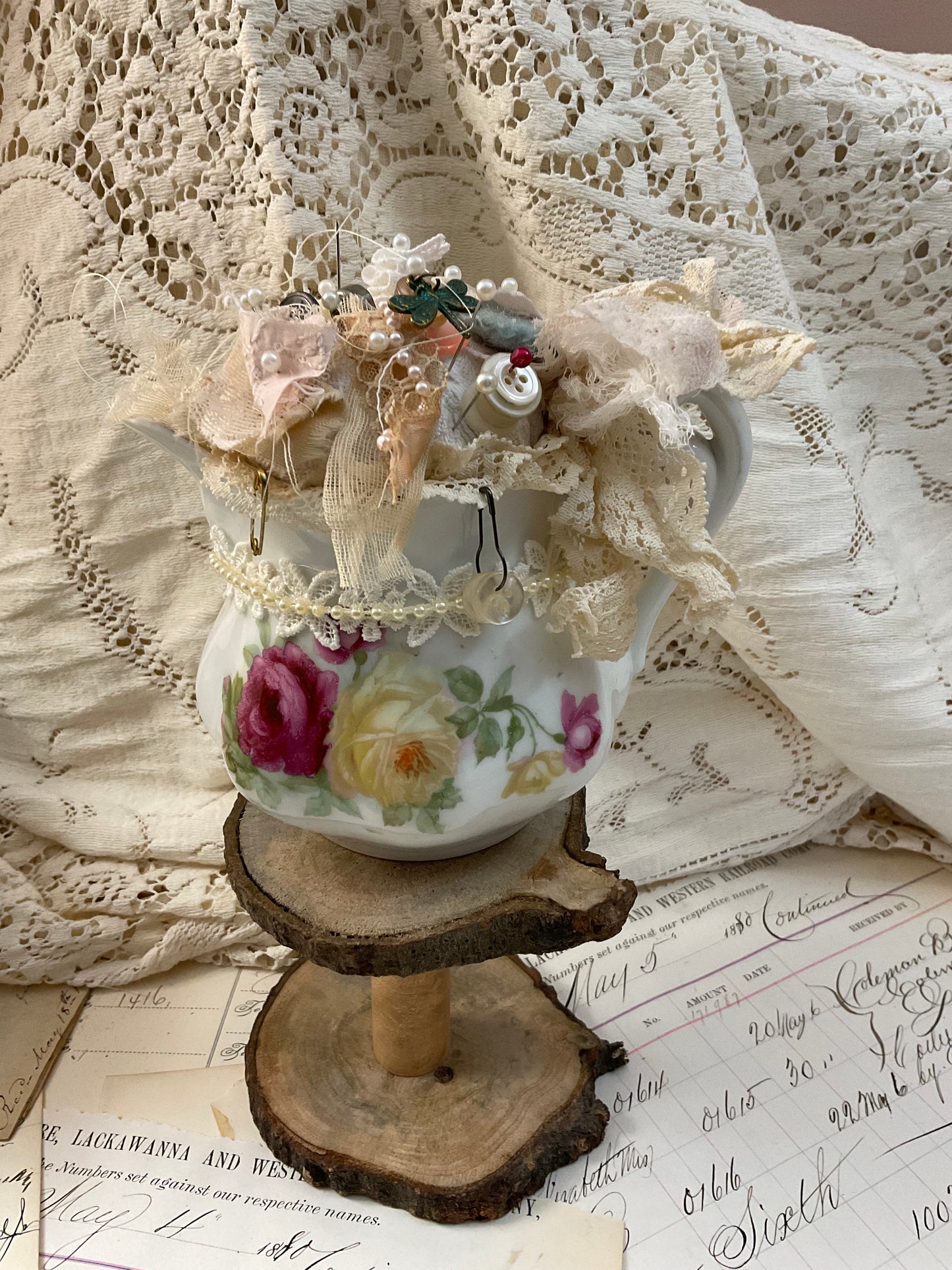 Lg. Creamer Pincushion w/Roses