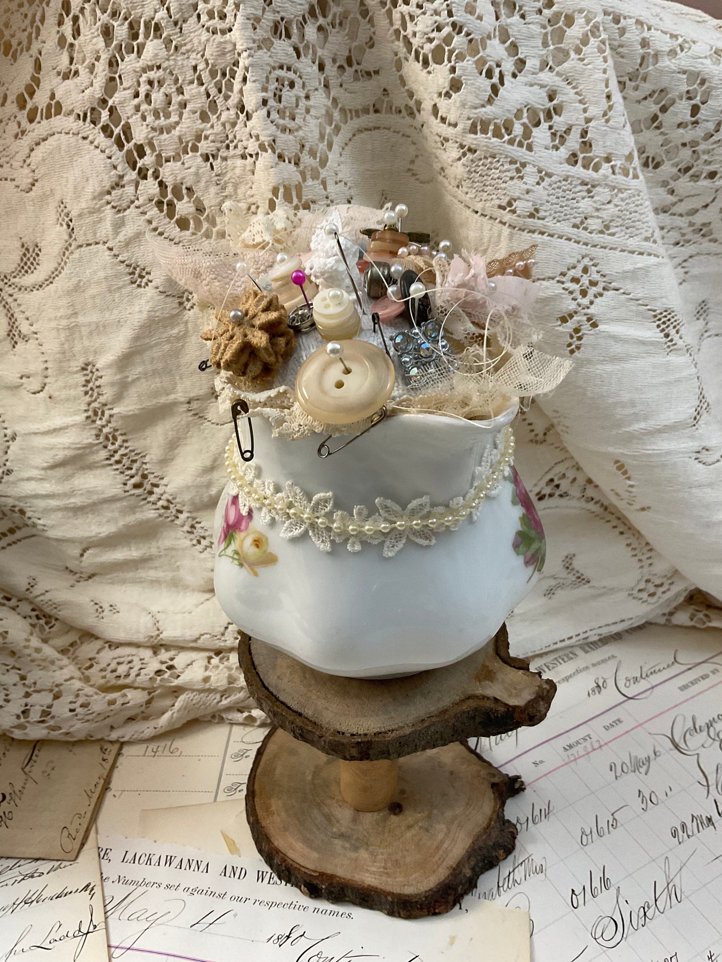 Lg. Creamer Pincushion w/Roses