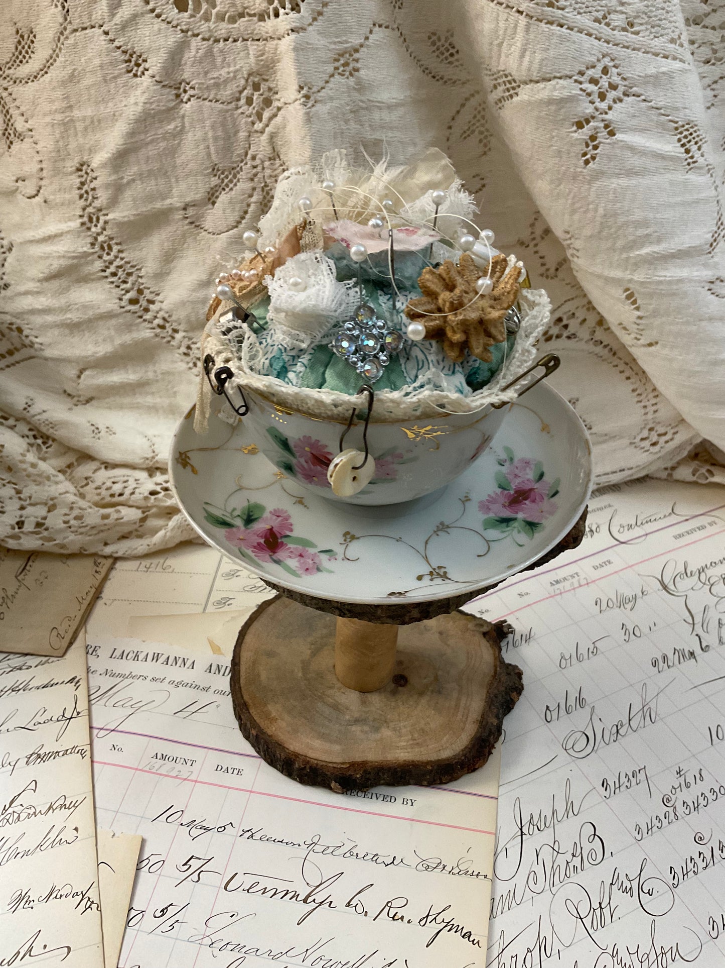 Teacup w/saucer Pincushion