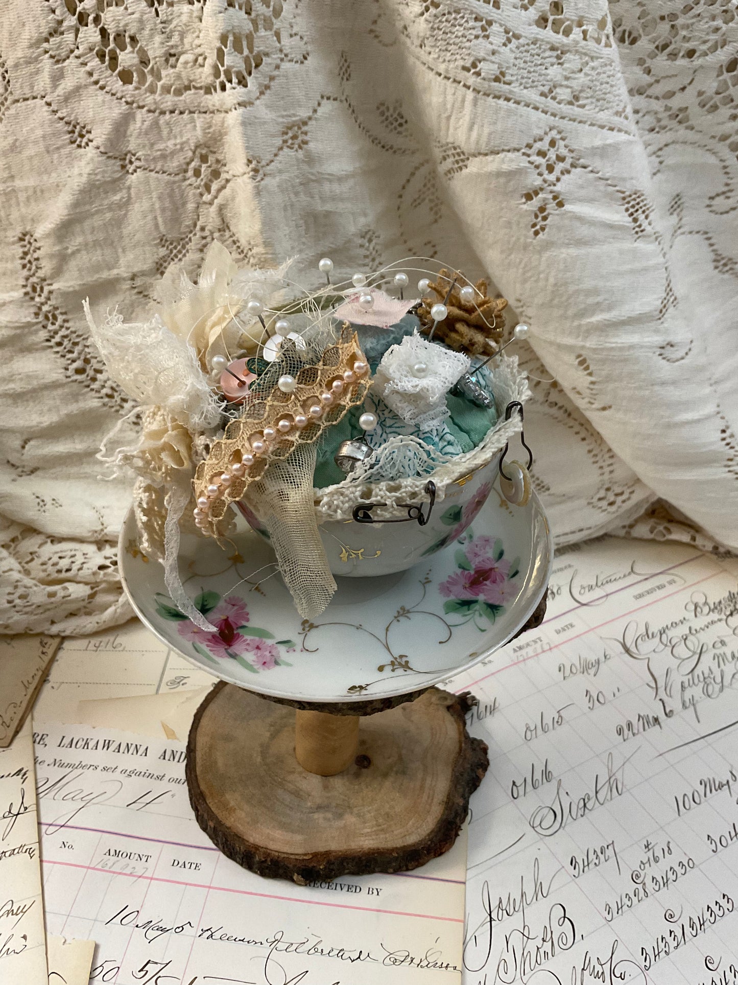 Teacup w/saucer Pincushion
