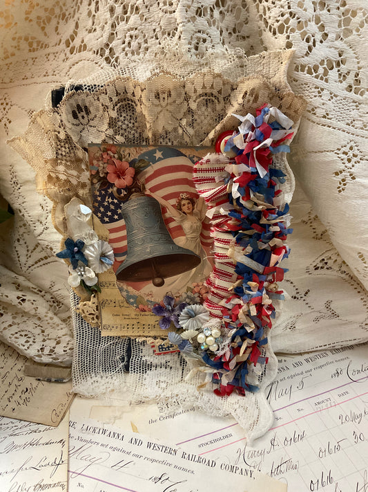 Americana Shelf Sitter