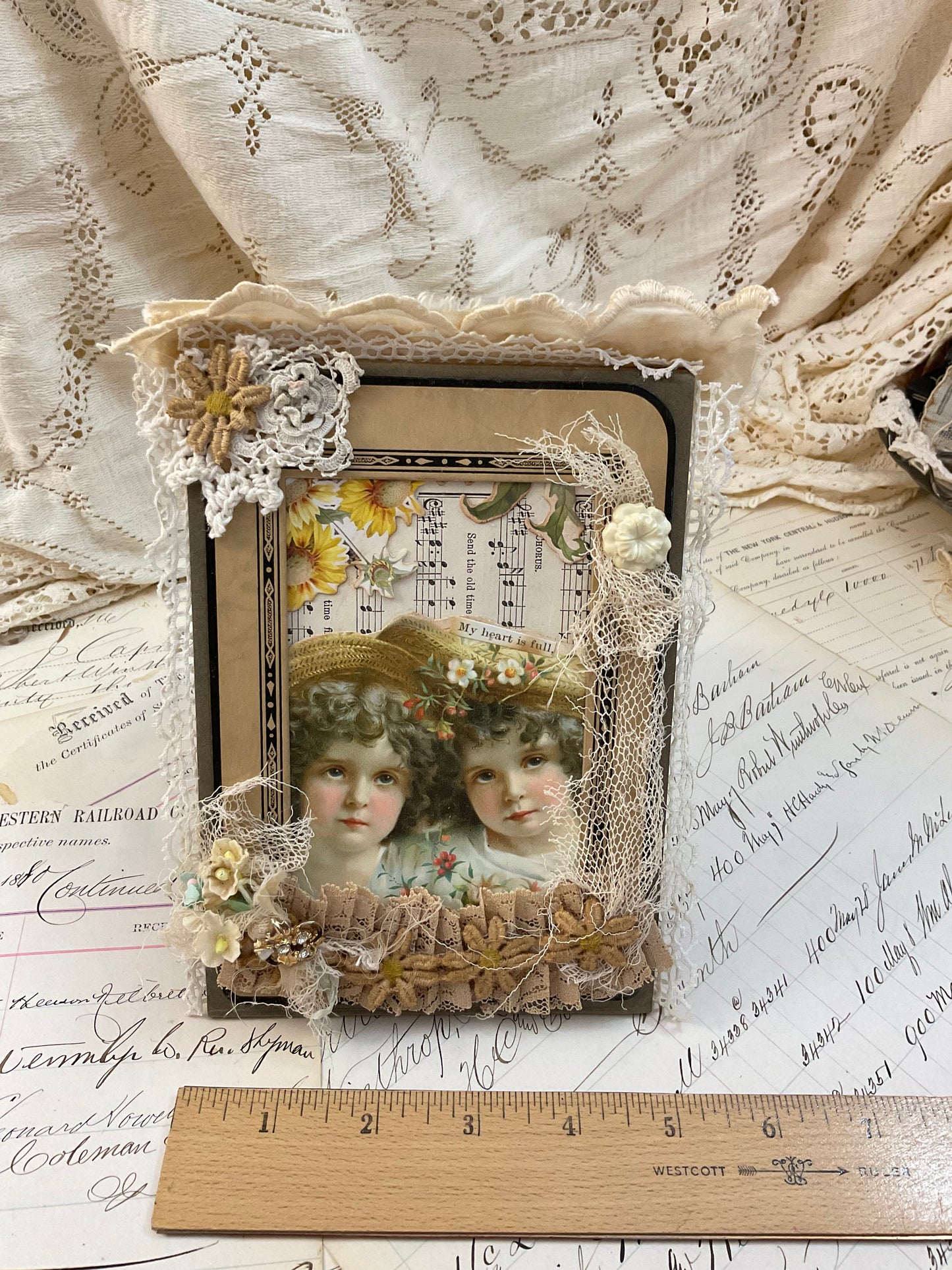 Vintage photo frame shelf sit