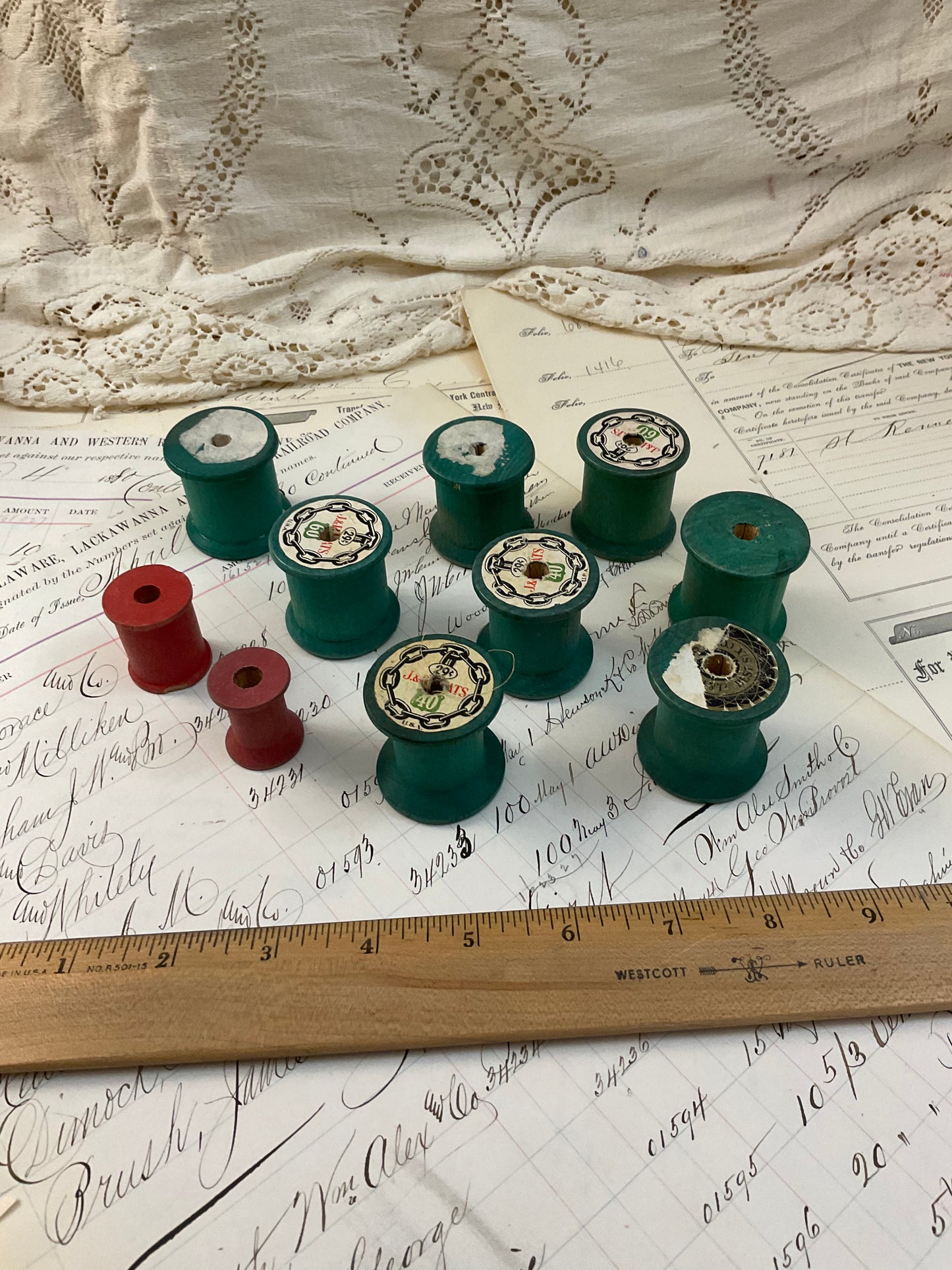 Green and red spools