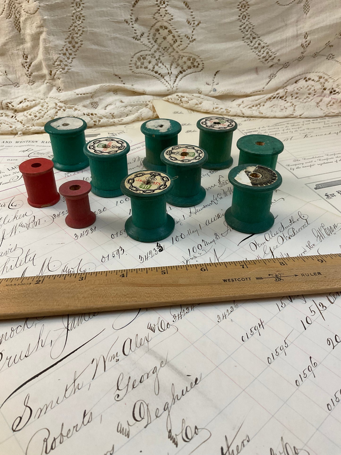 Green and red spools